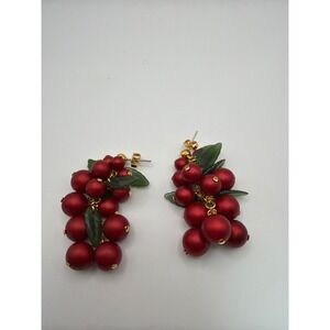 Avon Dangle Holly Berry Earrings Gold Tone‎ Red Green Leaf Dangle Drop Statement
